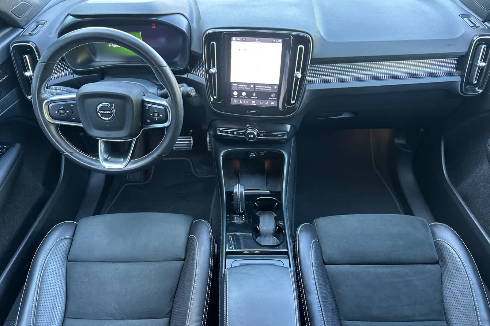 Thumbnail: 2021 Volvo XC40 - 3