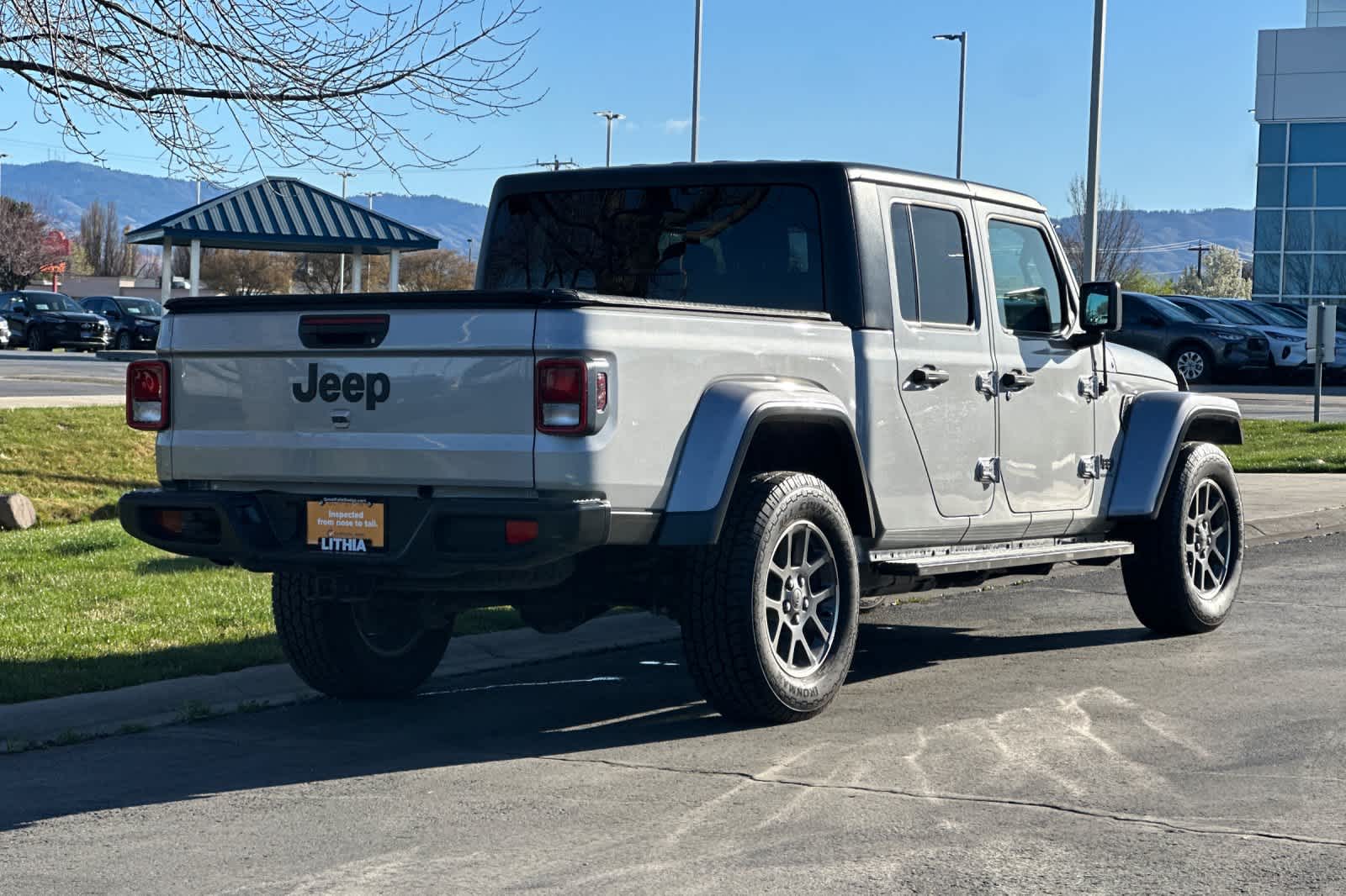 Thumbnail: 2020 Jeep Gladiator - 2