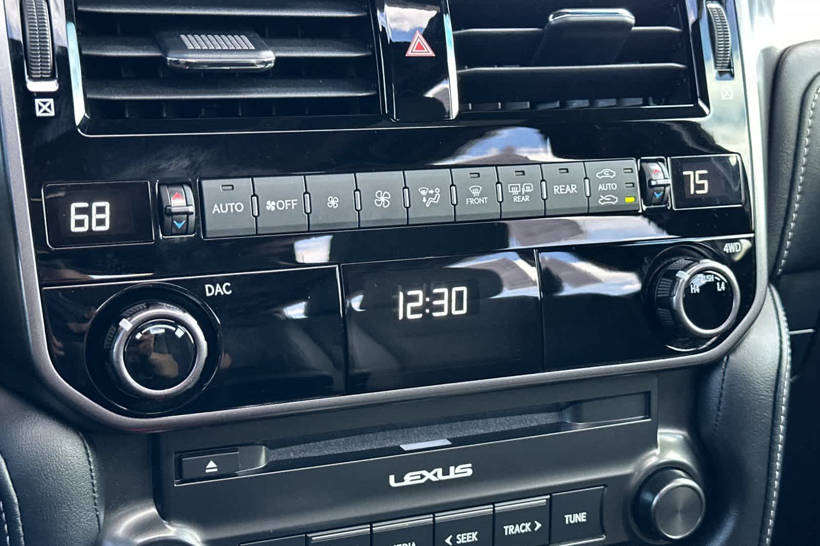 Thumbnail: 2023 Lexus GX - 21
