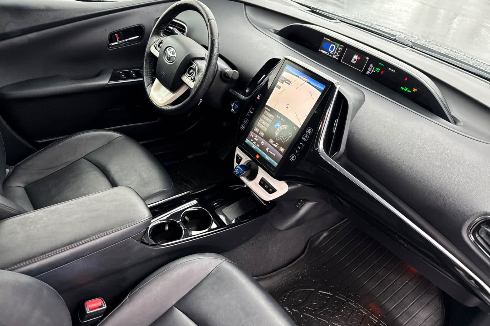 Thumbnail: 2017 Toyota Prius Prime - 16