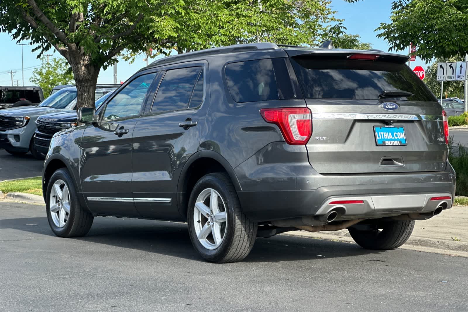 Thumbnail: 2016 Ford Explorer - 6