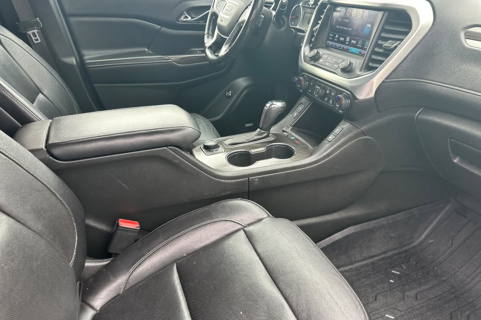 Thumbnail: 2018 GMC Acadia - 17