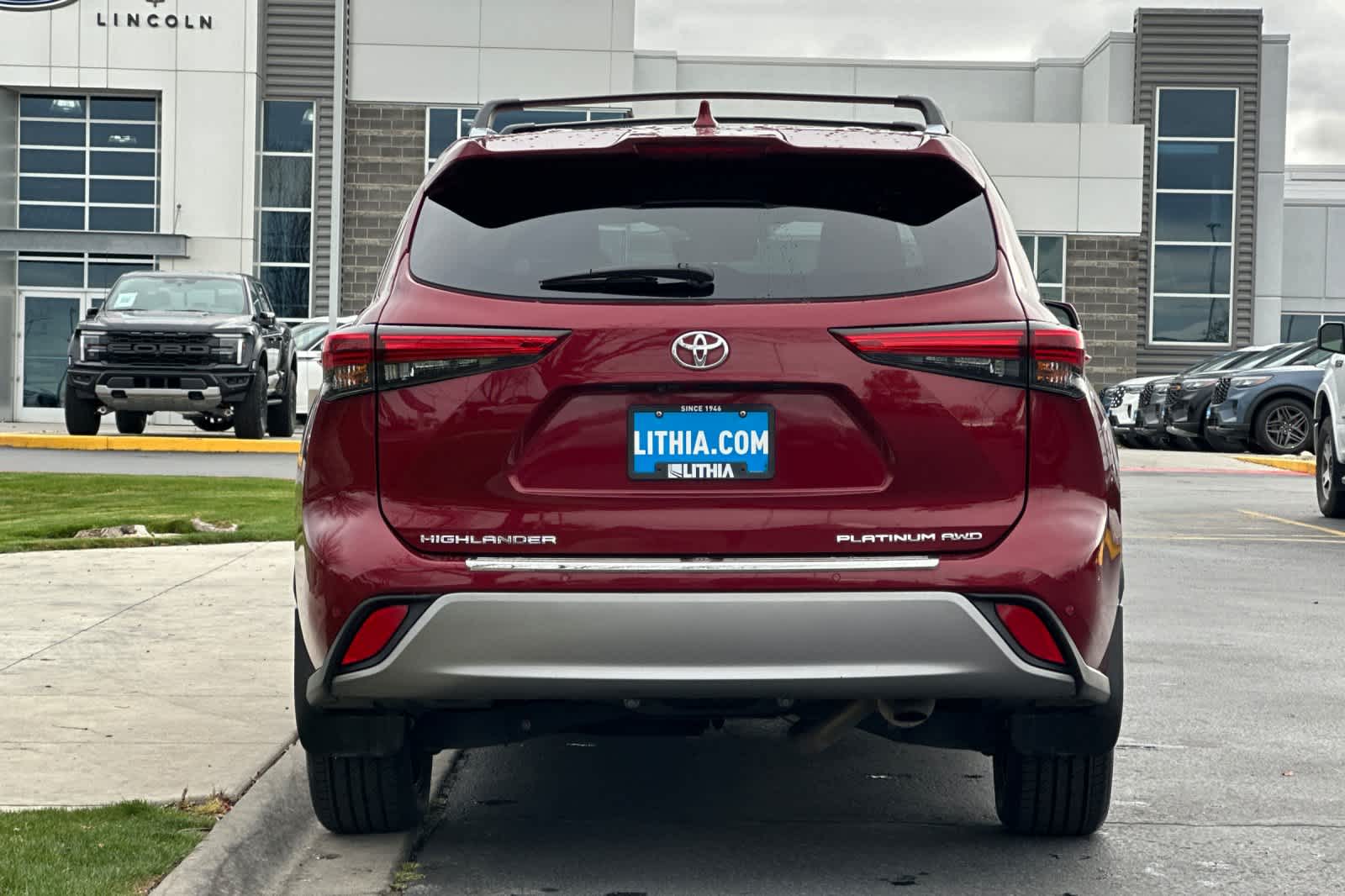 Thumbnail: 2023 Toyota Highlander - 7