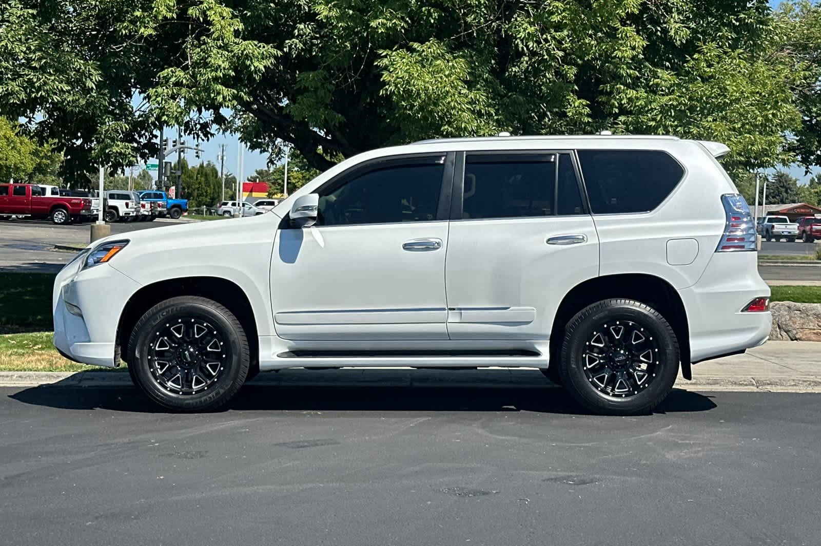 Thumbnail: 2019 Lexus GX - 5