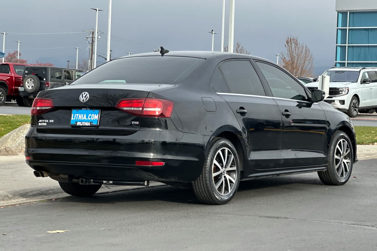 Thumbnail: 2017 Volkswagen Jetta - 2