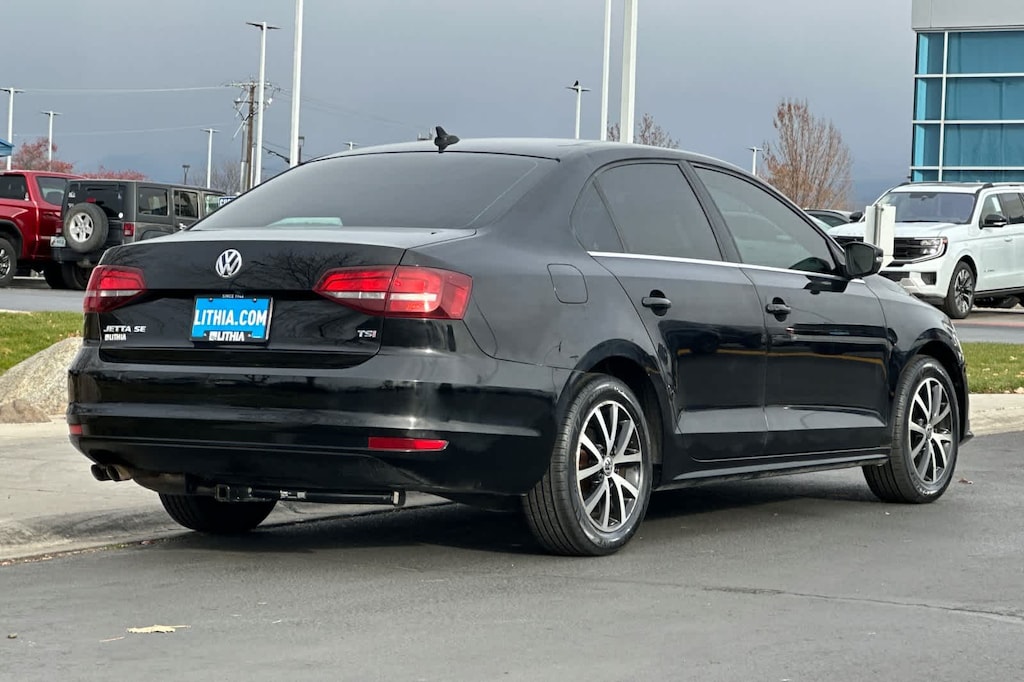 Used 2017 Volkswagen Jetta 1.4T SE Sedan