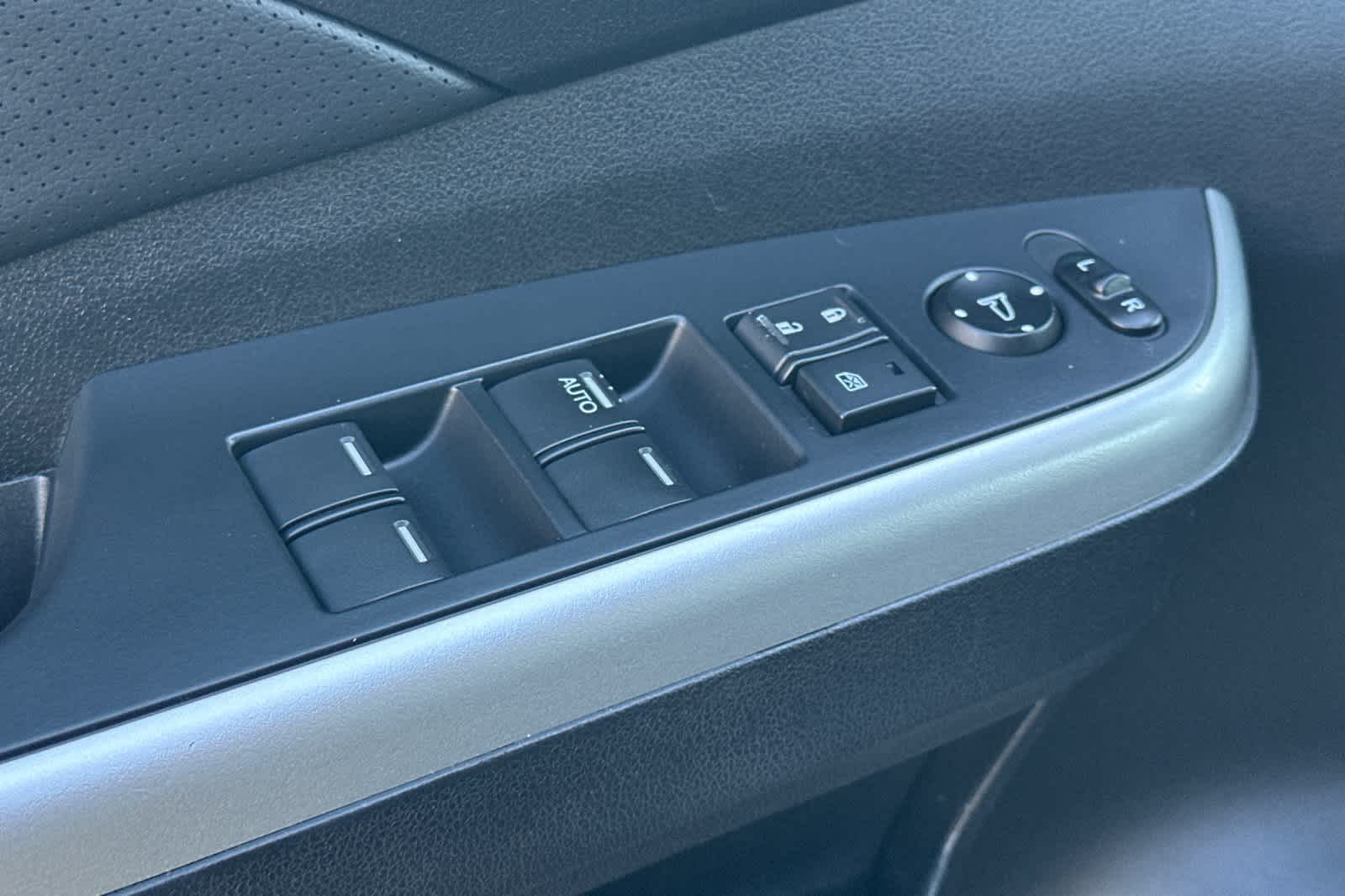 Thumbnail: 2015 Honda CR-V - 13