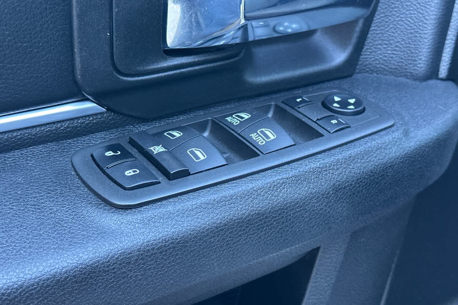 Thumbnail: 2022 RAM 1500 Classic - 13