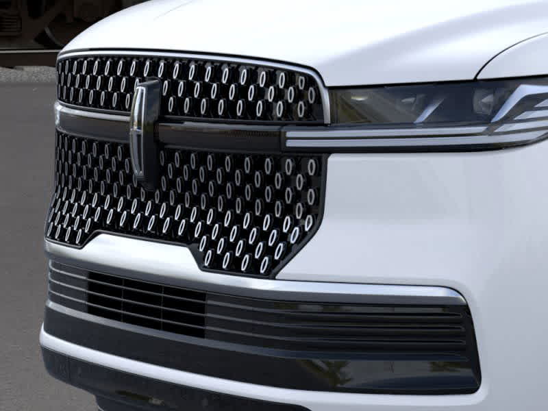 Thumbnail: 2025 Lincoln Navigator L - 17