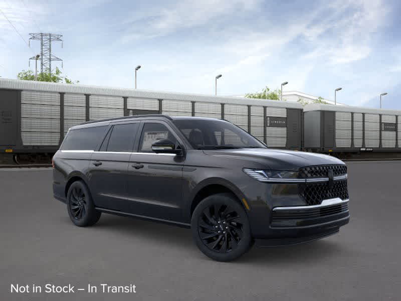 Thumbnail: 2025 Lincoln Navigator L - 7