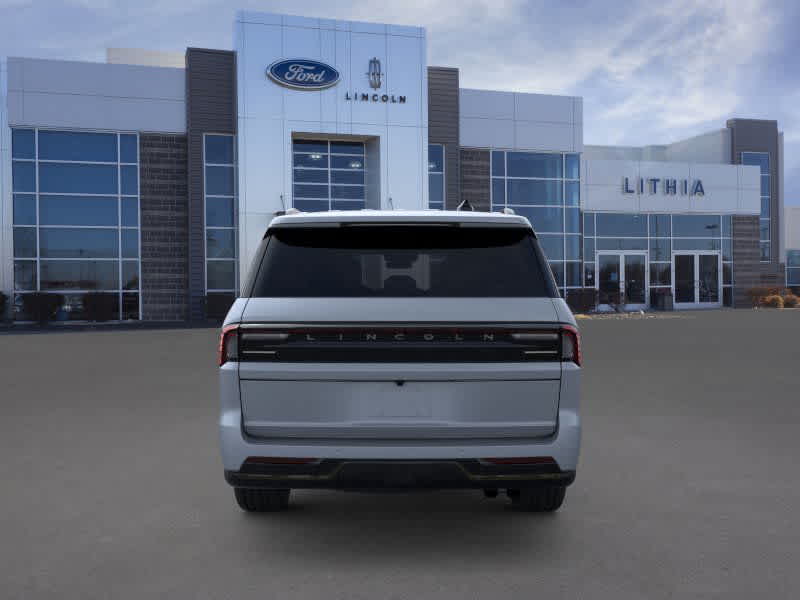 Thumbnail: 2025 Lincoln Navigator L - 5