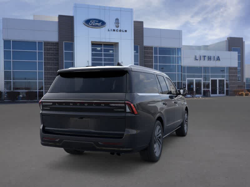 Thumbnail: 2025 Lincoln Navigator L - 8