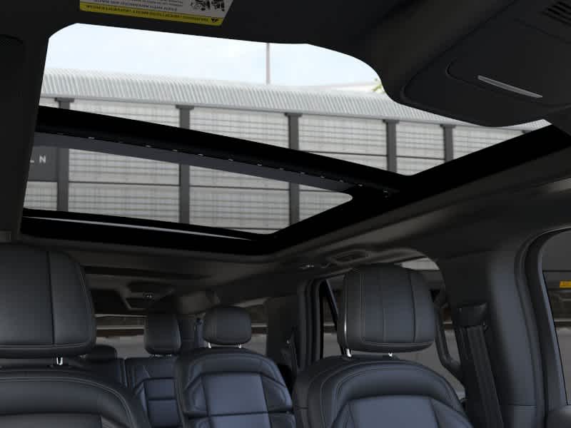 Thumbnail: 2026 Lincoln Navigator L - 22