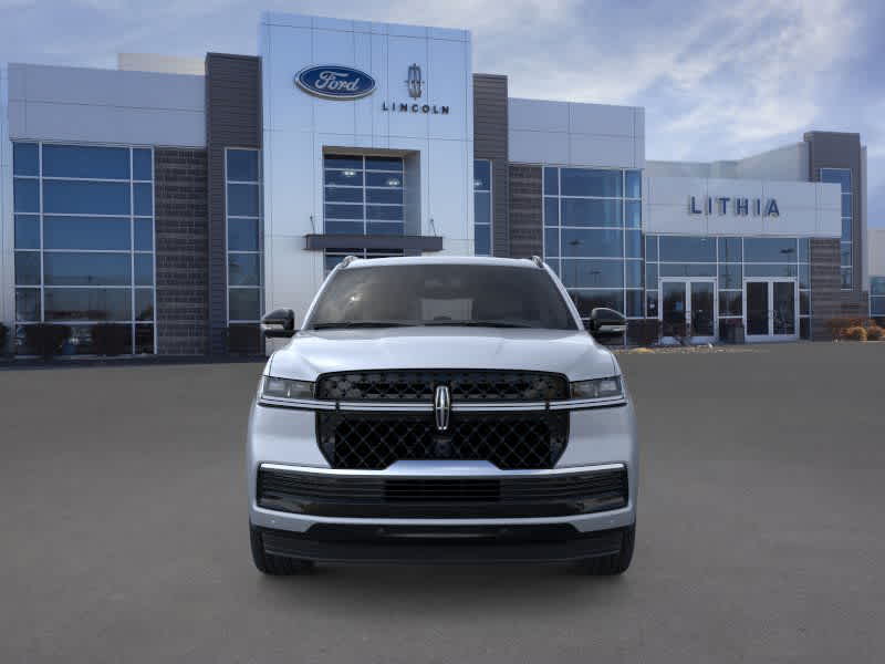 Thumbnail: 2025 Lincoln Navigator L - 6