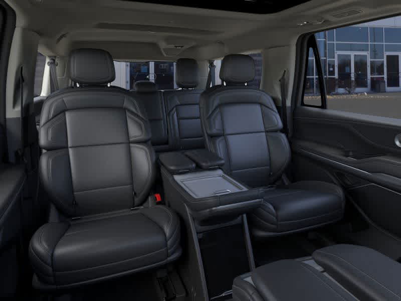 Thumbnail: 2025 Lincoln Navigator L - 11