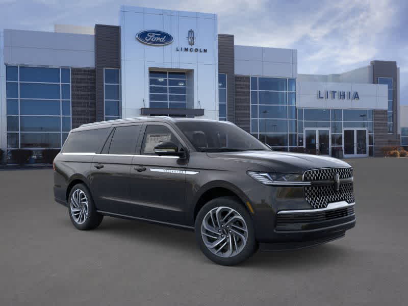 Thumbnail: 2025 Lincoln Navigator L - 7
