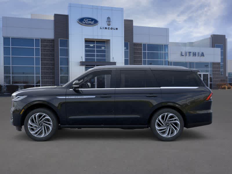 Thumbnail: 2025 Lincoln Navigator - 3