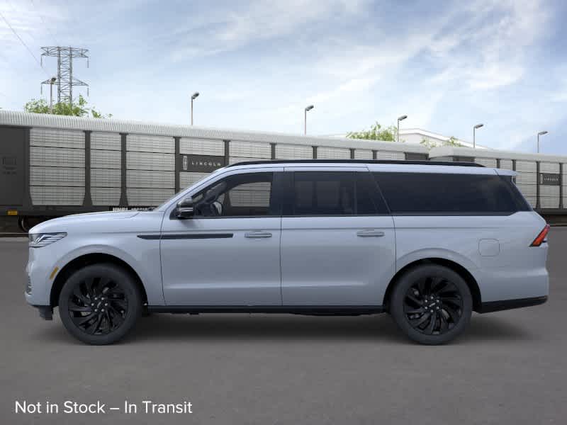 Thumbnail: 2026 Lincoln Navigator L - 3