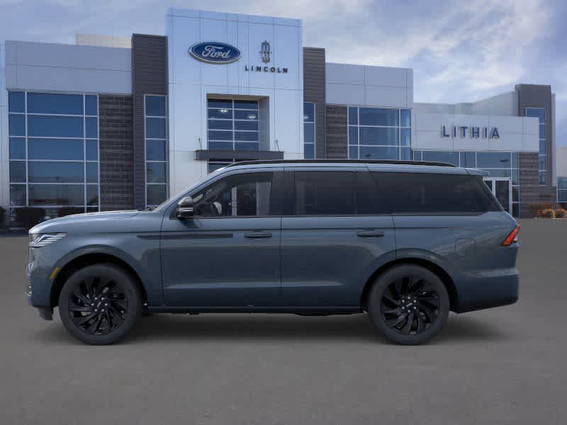 Thumbnail: 2025 Lincoln Navigator - 3