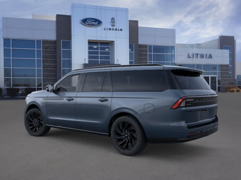 Thumbnail: 2025 Lincoln Navigator L - 4