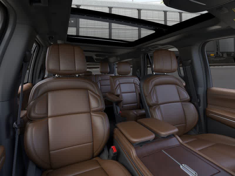 Thumbnail: 2025 Lincoln Navigator L - 10