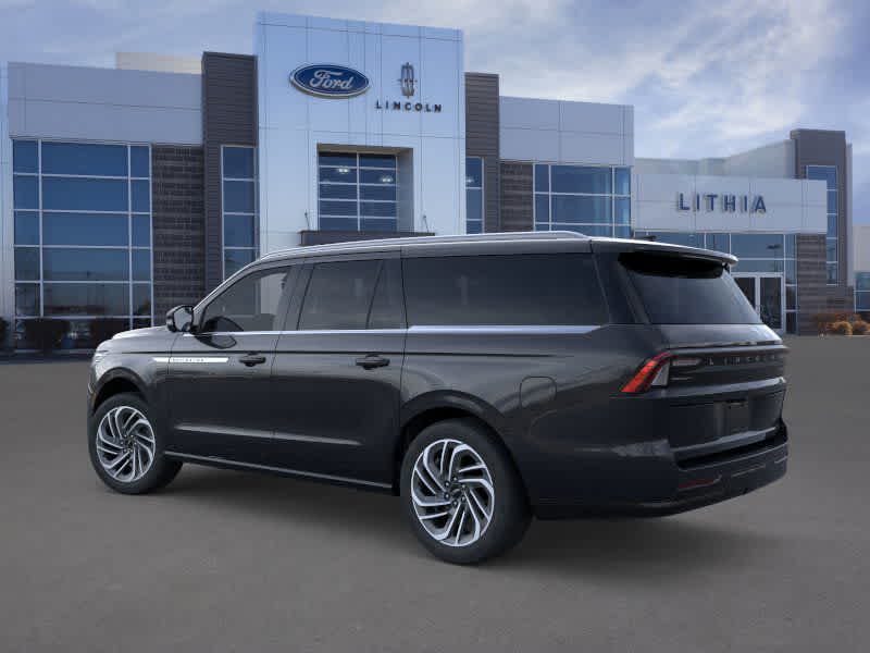Thumbnail: 2025 Lincoln Navigator L - 4