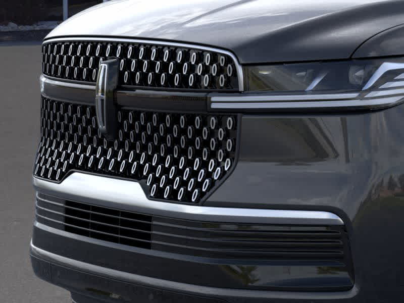 Thumbnail: 2025 Lincoln Navigator L - 17