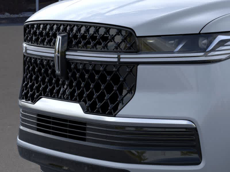 Thumbnail: 2025 Lincoln Navigator L - 17