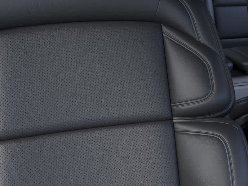 Thumbnail: 2025 Lincoln Navigator L - 16