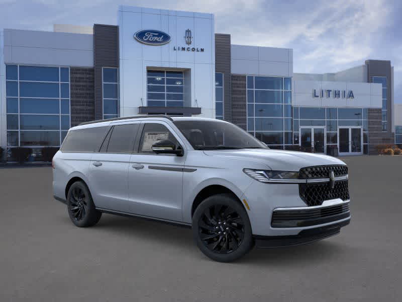 Thumbnail: 2025 Lincoln Navigator L - 7