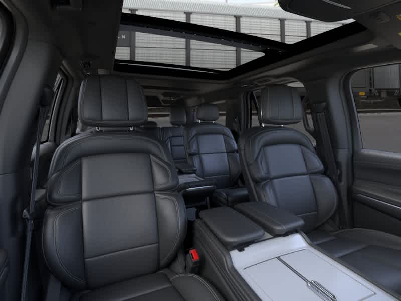 Thumbnail: 2026 Lincoln Navigator L - 10