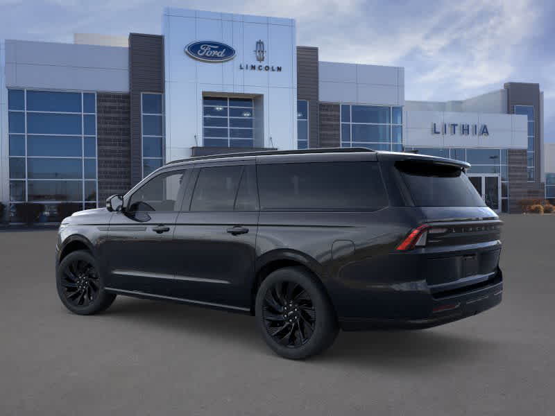 Thumbnail: 2025 Lincoln Navigator L - 4