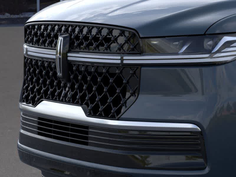 Thumbnail: 2025 Lincoln Navigator L - 17