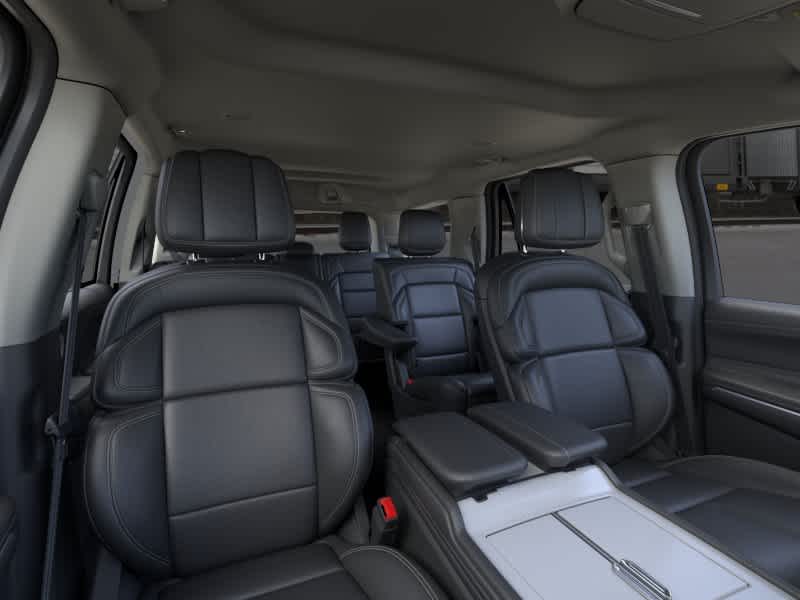 Thumbnail: 2026 Lincoln Navigator - 10