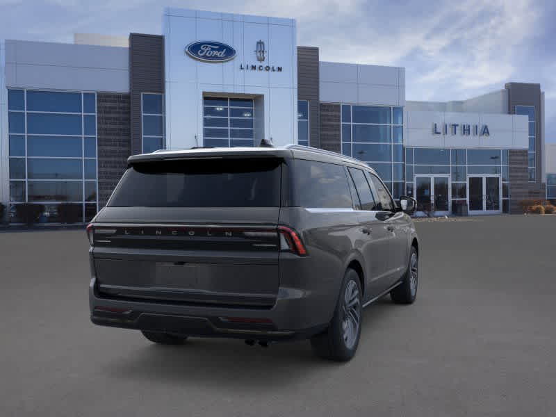 Thumbnail: 2025 Lincoln Navigator L - 8