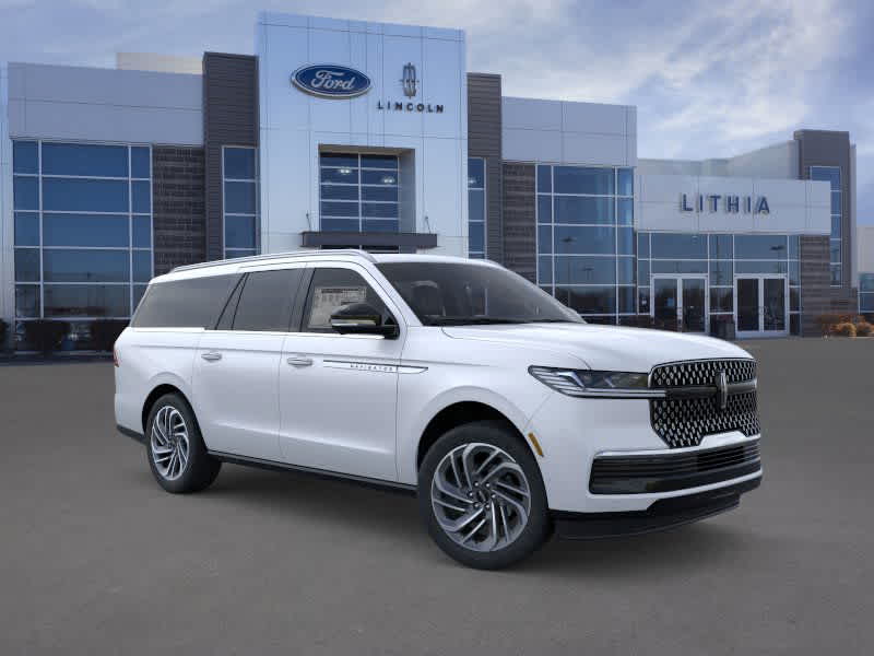 Thumbnail: 2025 Lincoln Navigator L - 7