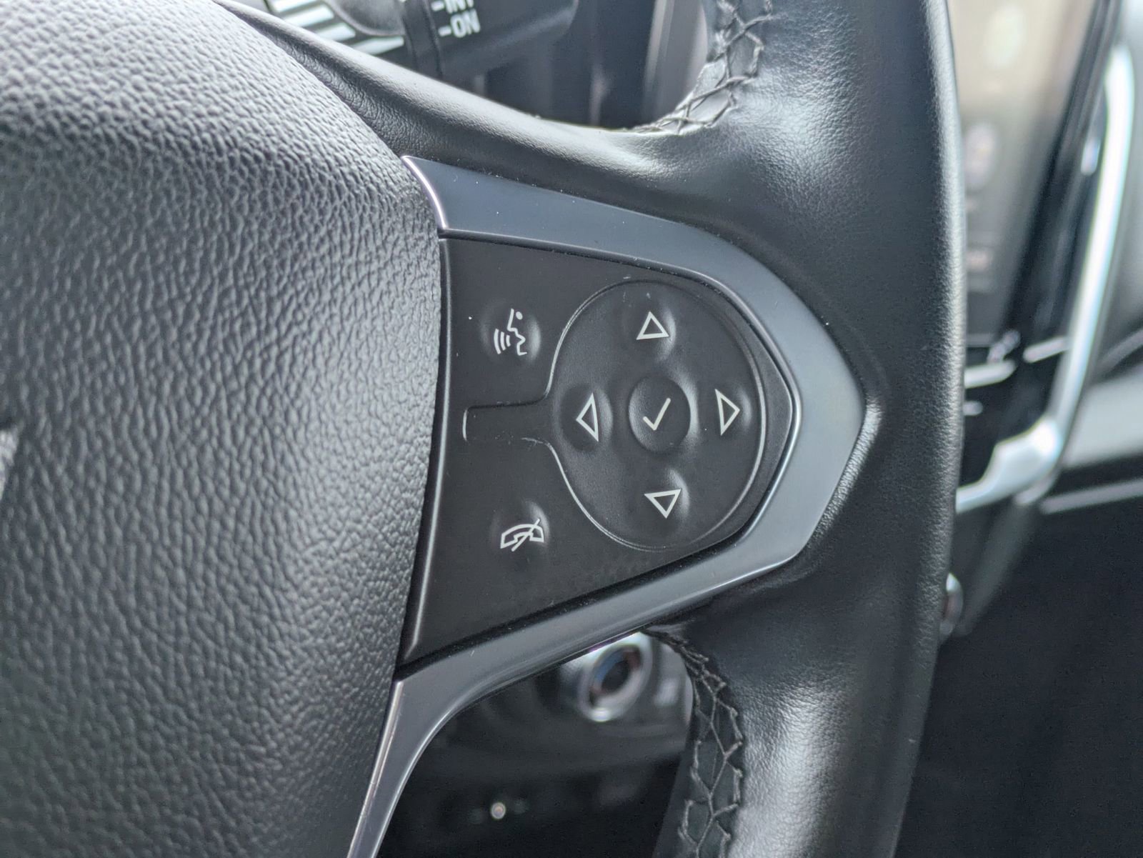 Thumbnail: 2024 Chevrolet Traverse - 26