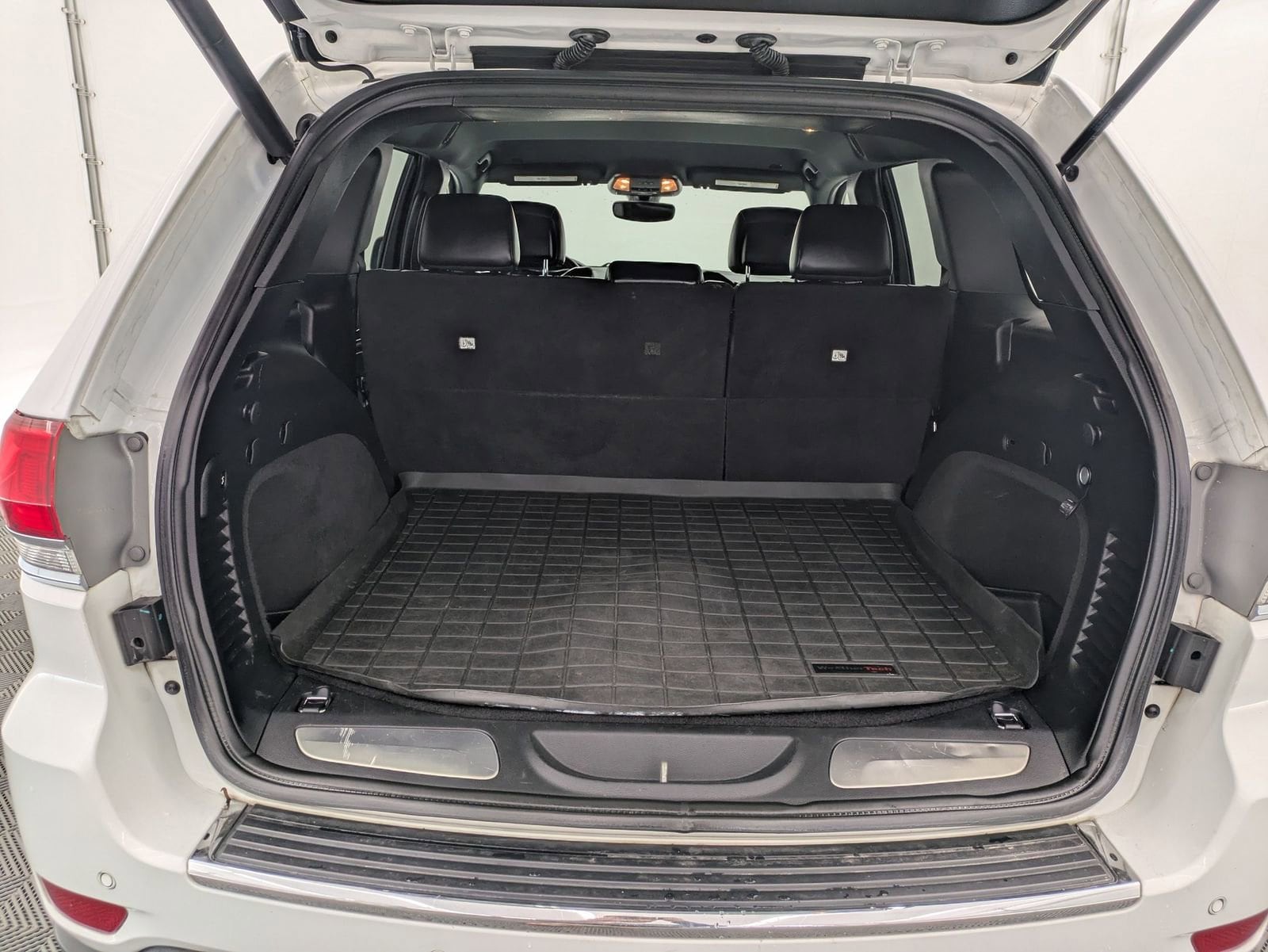 Thumbnail: 2019 Jeep Grand Cherokee - 32