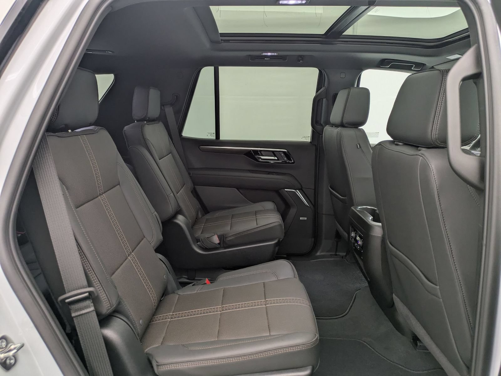 Thumbnail: 2026 Chevrolet Tahoe - 21