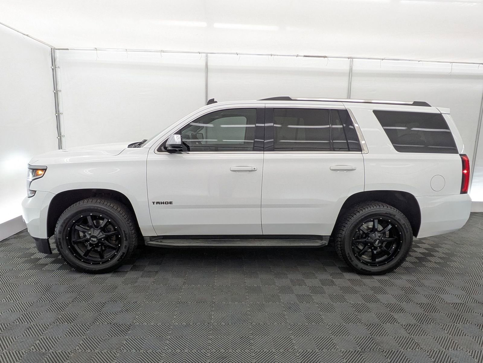 Thumbnail: 2015 Chevrolet Tahoe - 3
