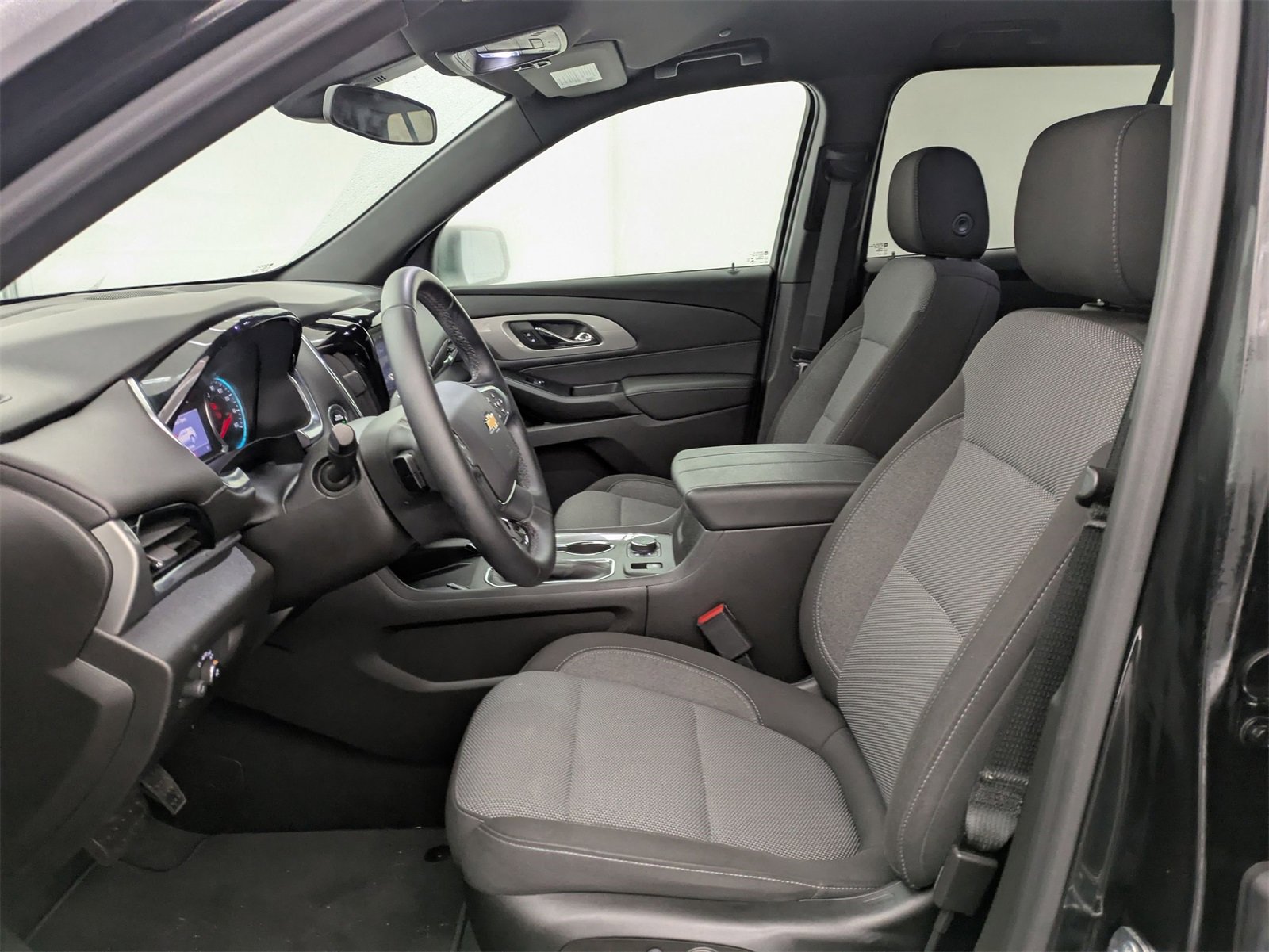 Thumbnail: 2023 Chevrolet Traverse - 17