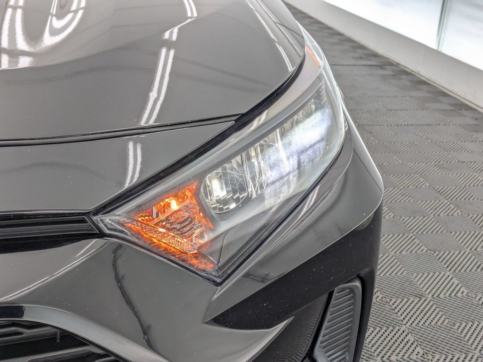 Thumbnail: 2022 Toyota RAV4 - 10