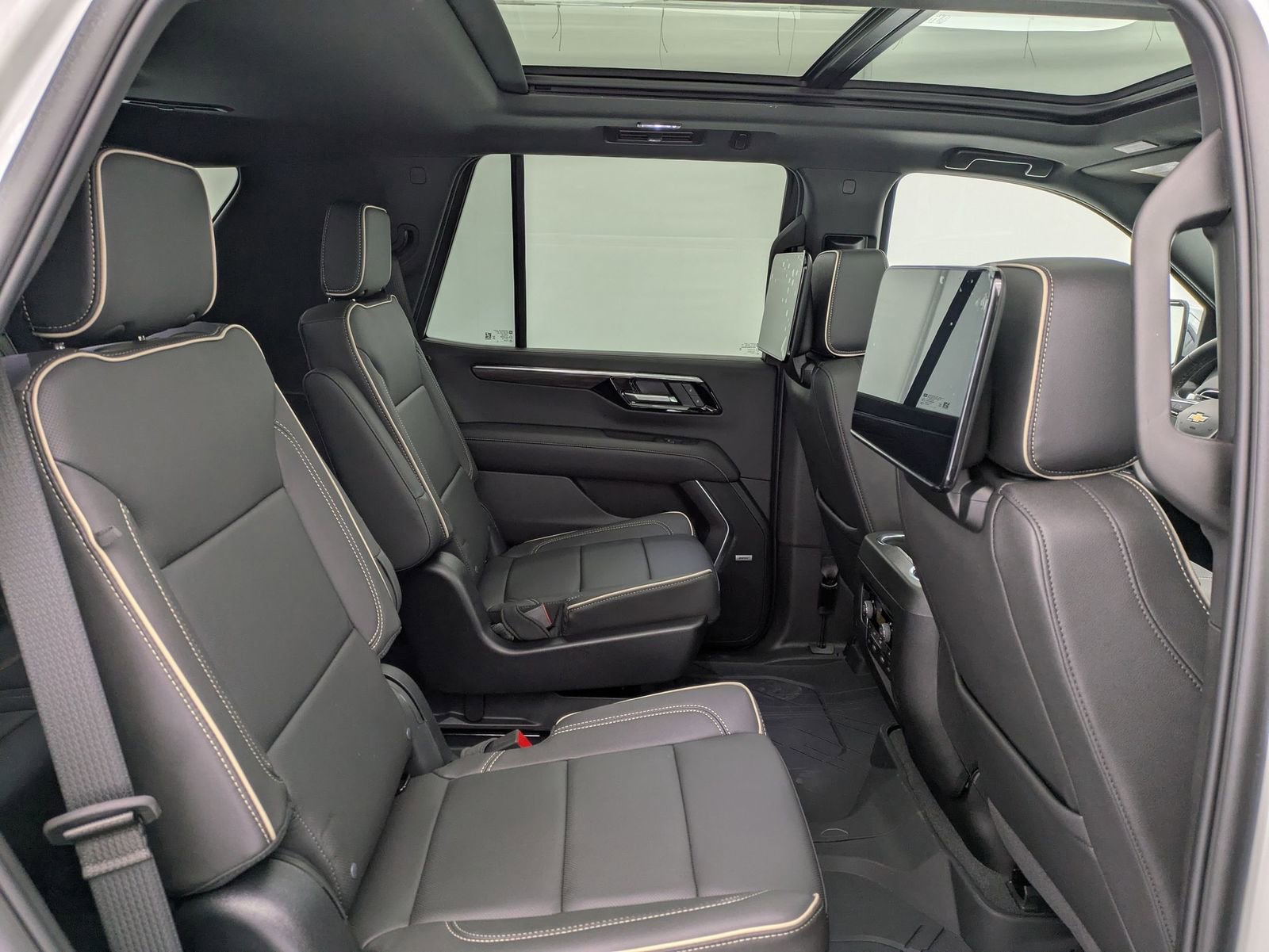 Thumbnail: 2025 Chevrolet Tahoe - 21