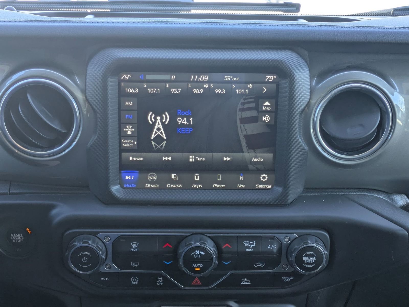 Thumbnail: 2023 Jeep Wrangler - 27
