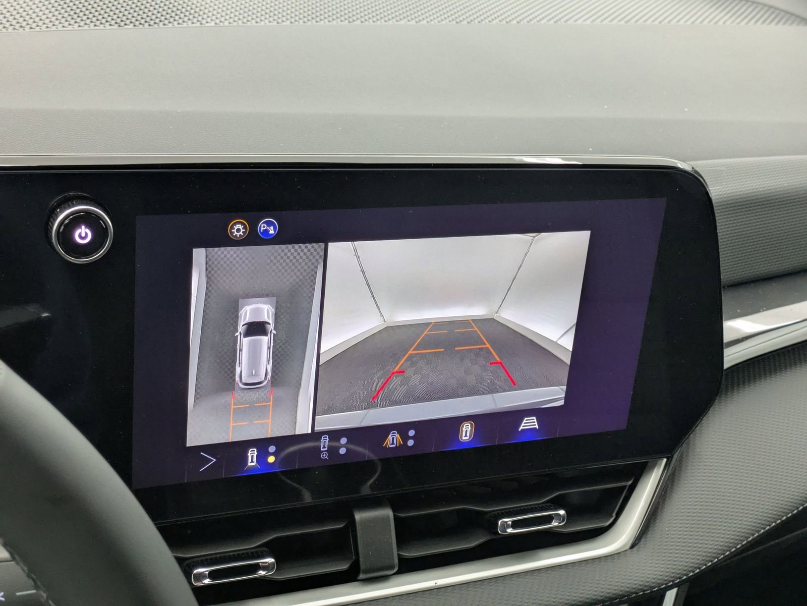Thumbnail: 2026 Chevrolet Equinox - 27