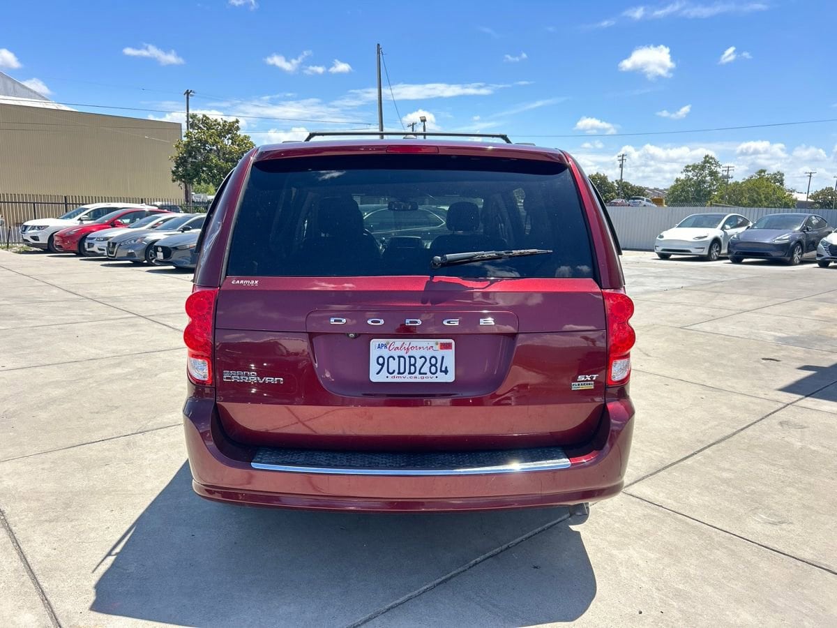 Thumbnail: 2019 Dodge Grand Caravan - 3