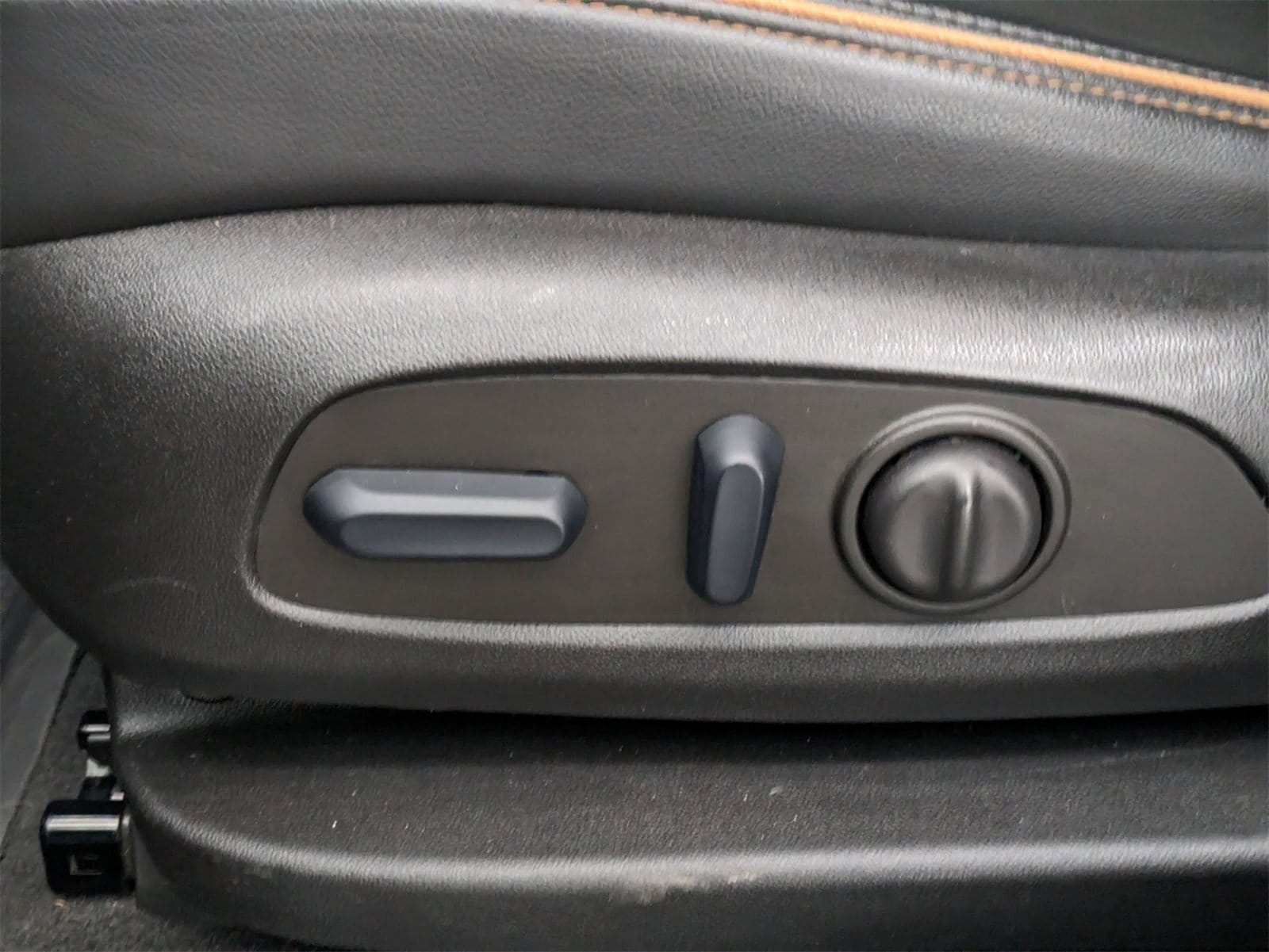 Thumbnail: 2023 GMC Acadia - 18