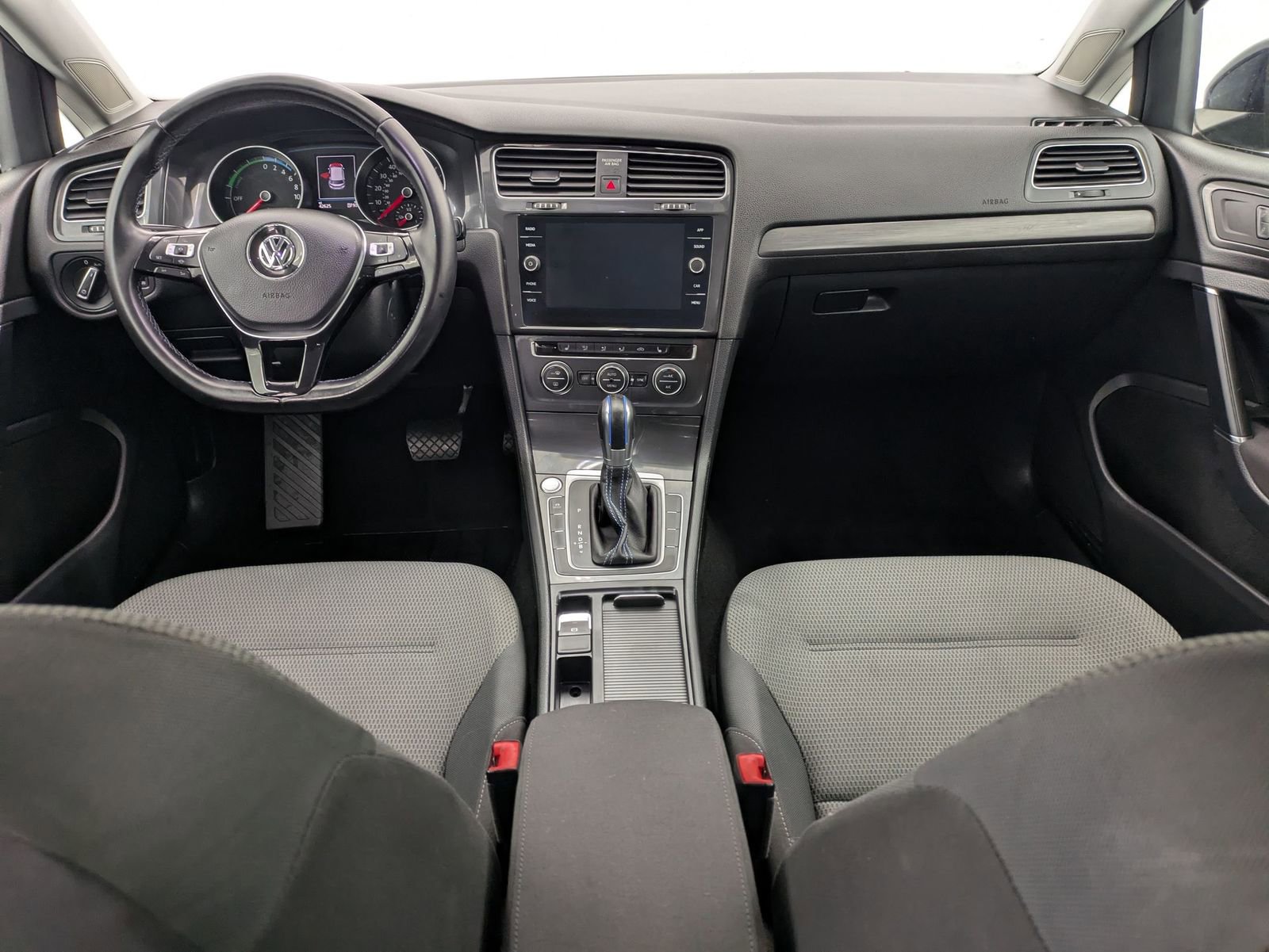 Thumbnail: 2019 Volkswagen e-Golf - 15
