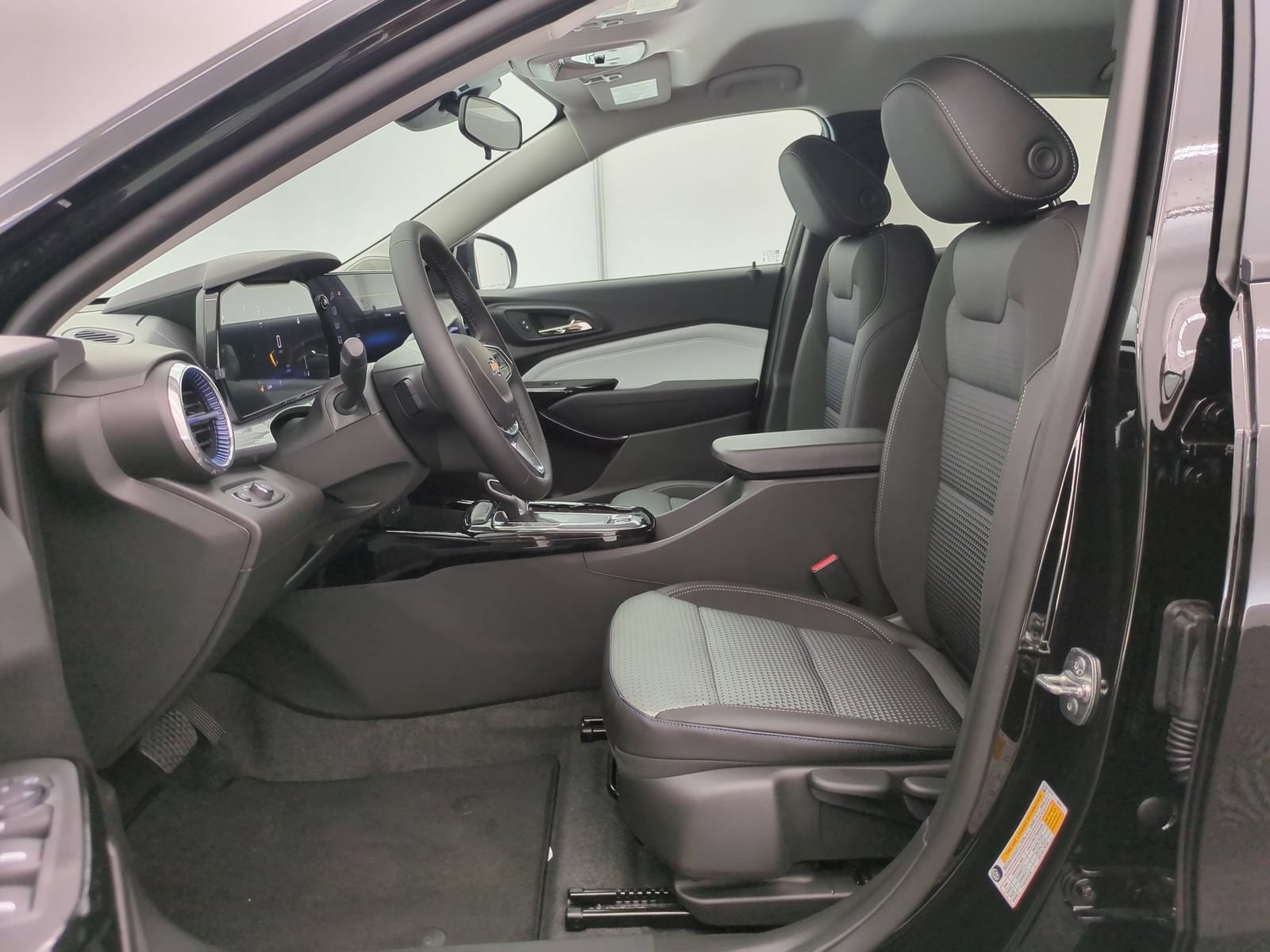 2026 Chevrolet Trax LT - Photo 15