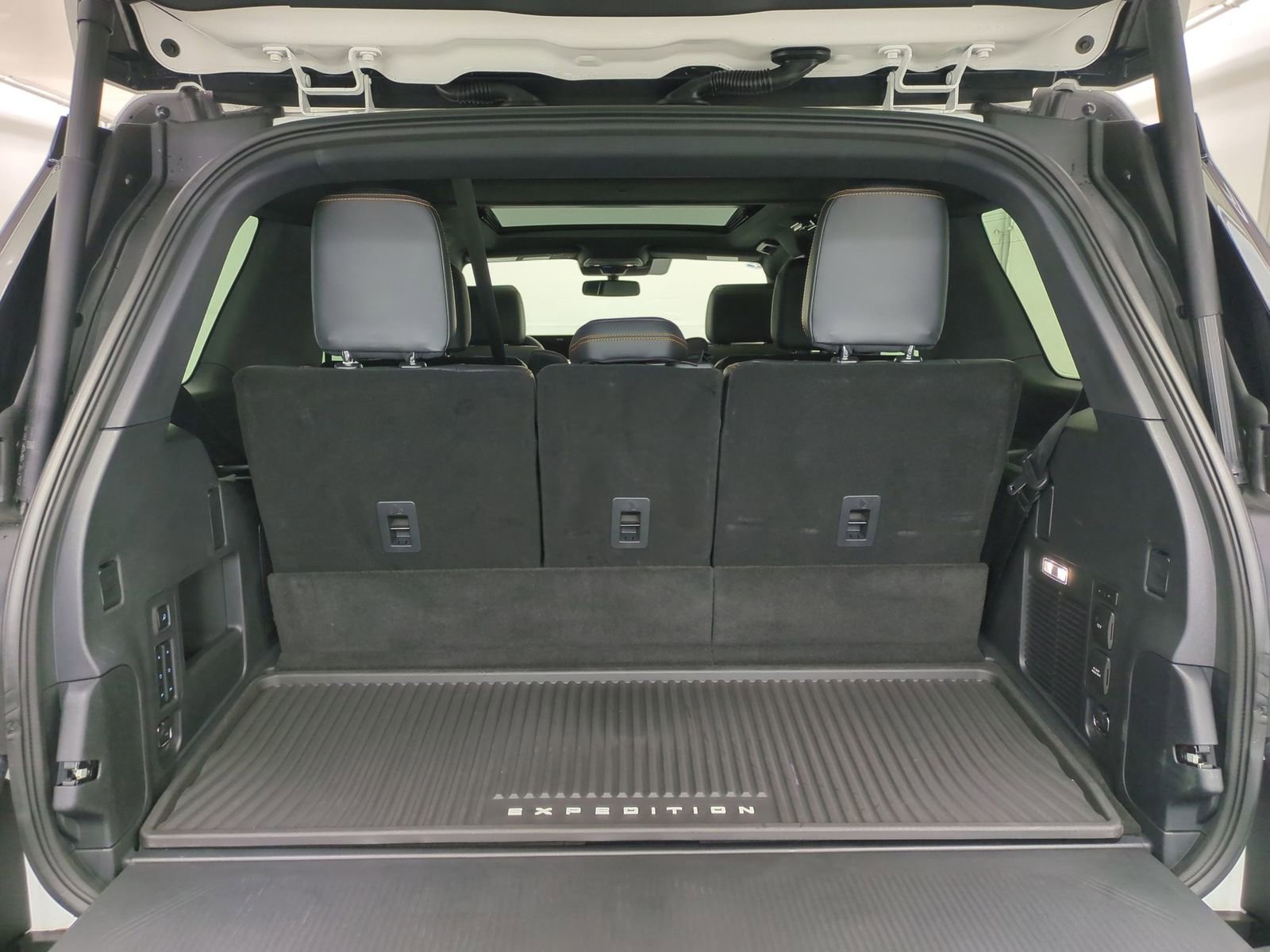 Thumbnail: 2025 Ford Expedition - 31